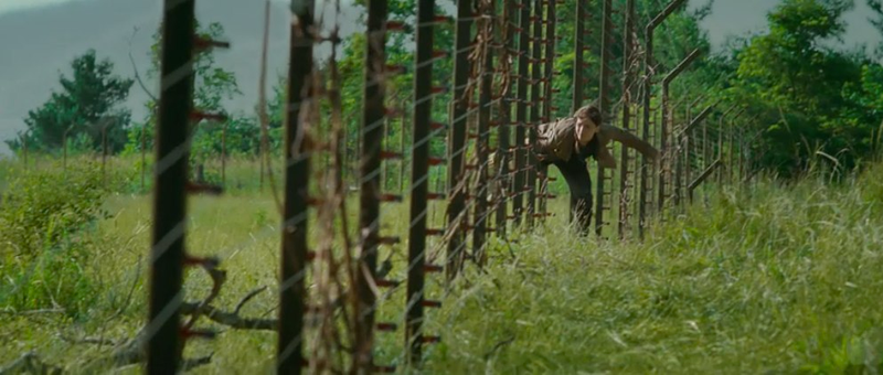 Illustration for article titled Everything You Missed in the Hunger Games Trailer: 40 Awesome Images!